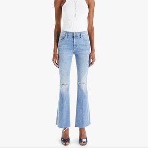 [MOTHER] Weekender Fray Flared Jeans